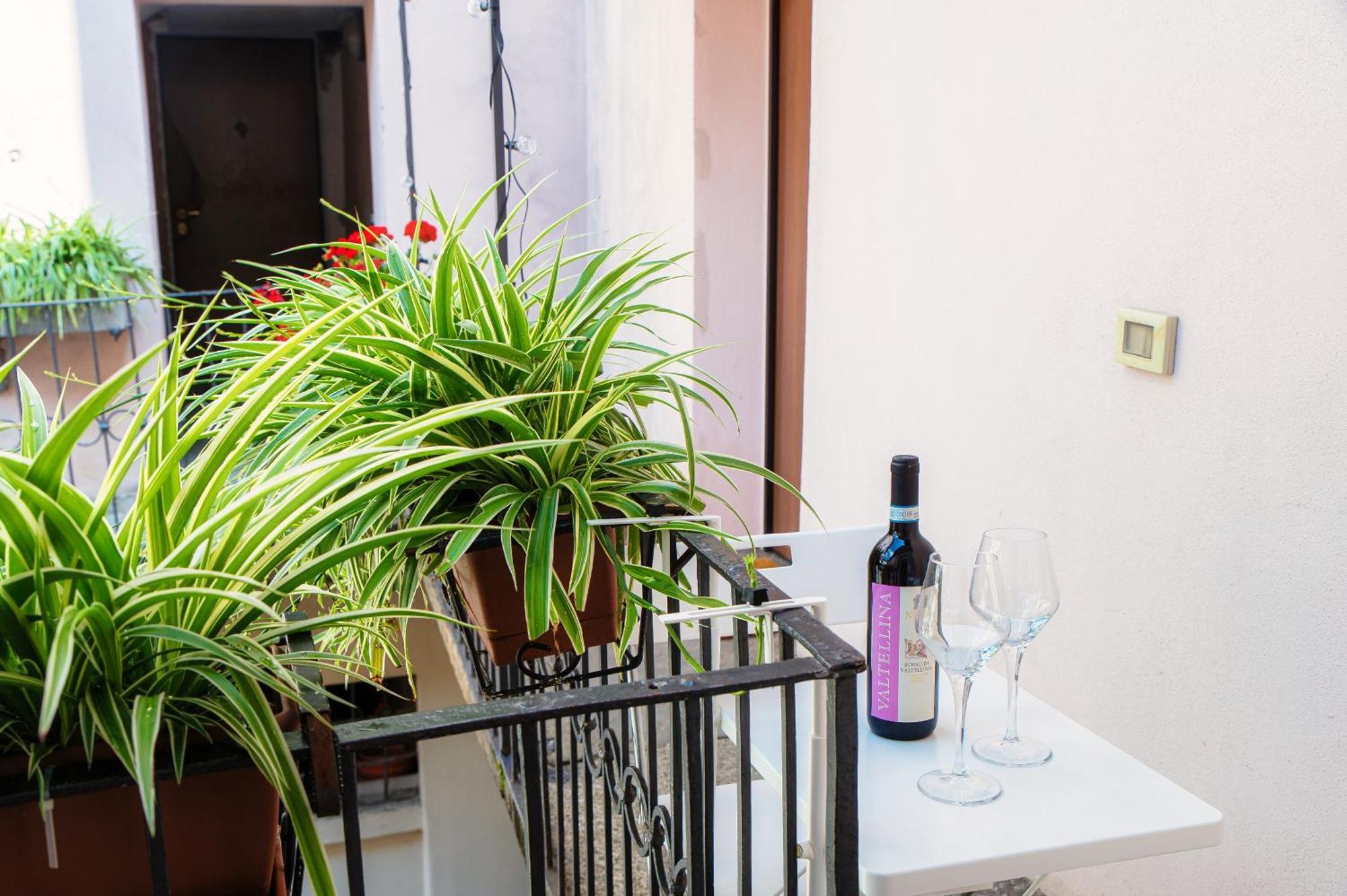 Casa Giulini - The House Of Travelers Apartment โกโม ภายนอก รูปภาพ