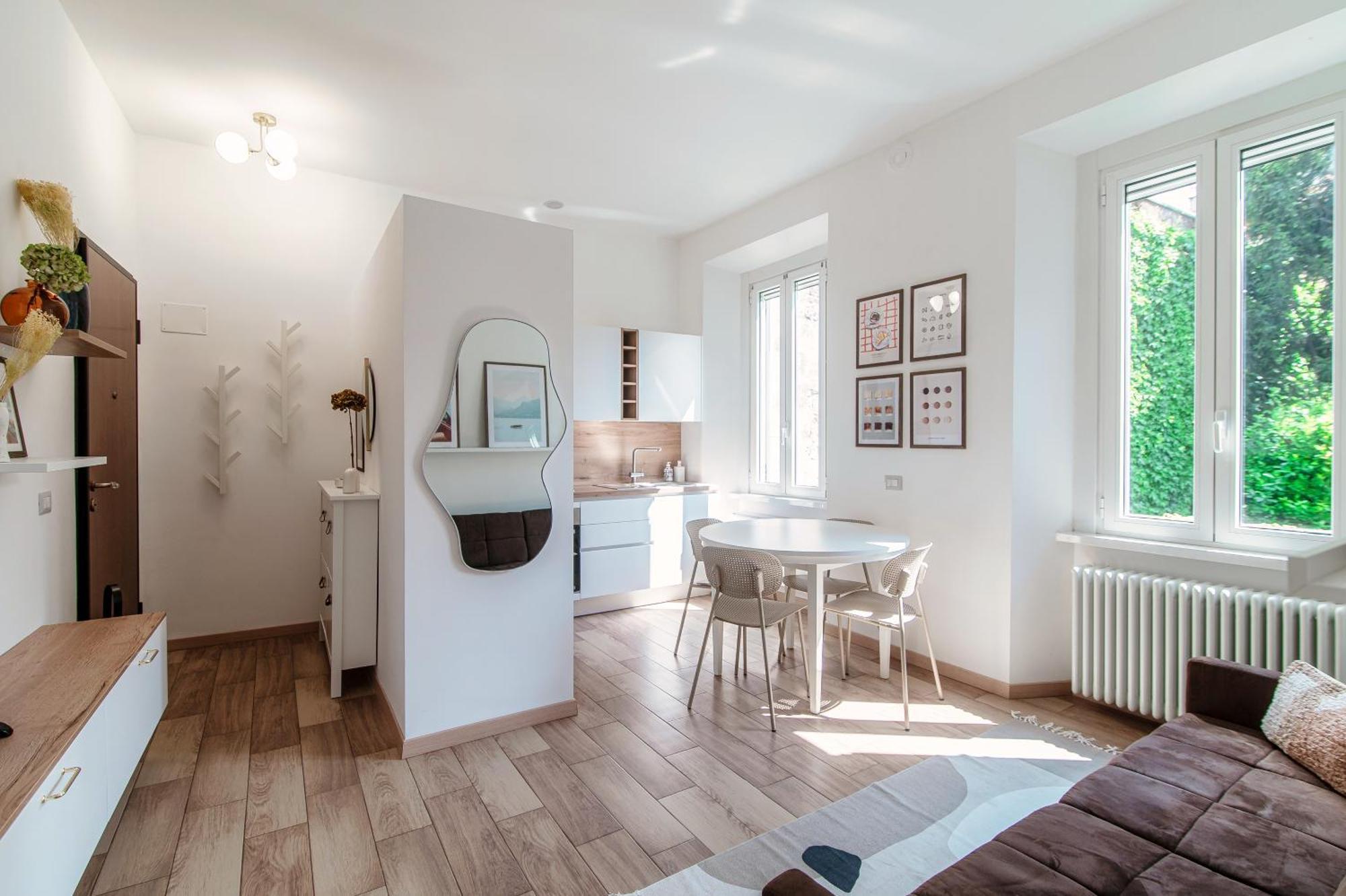 Casa Giulini - The House Of Travelers Apartment โกโม ภายนอก รูปภาพ